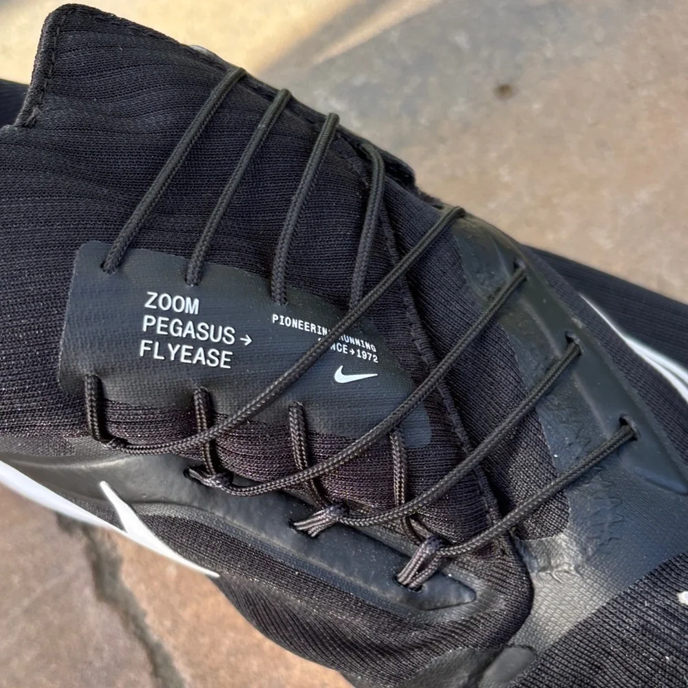 Nike Zoom‎ Pegasus FlyEase Black and White Athletic Shoes 13. Like new